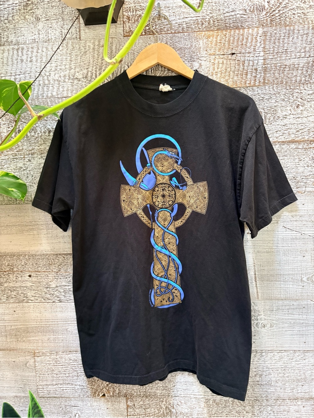 Hewlin UK | Vintage 90s/Y2K Celtic Cross and Dragon Graphic Tee - Men's L, Black
